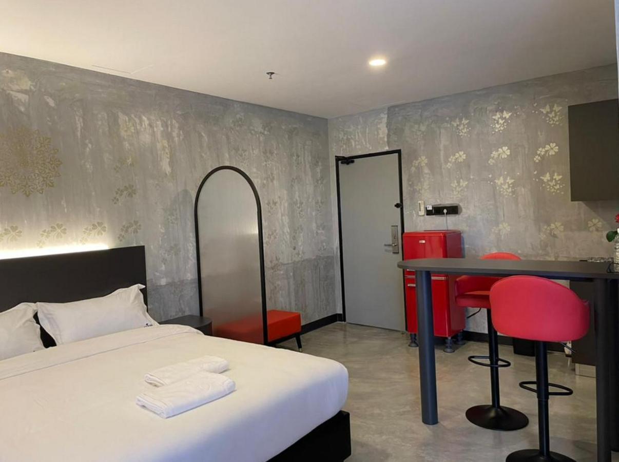 Sri Indar Hotel & Suites Parit Buntar Exterior foto